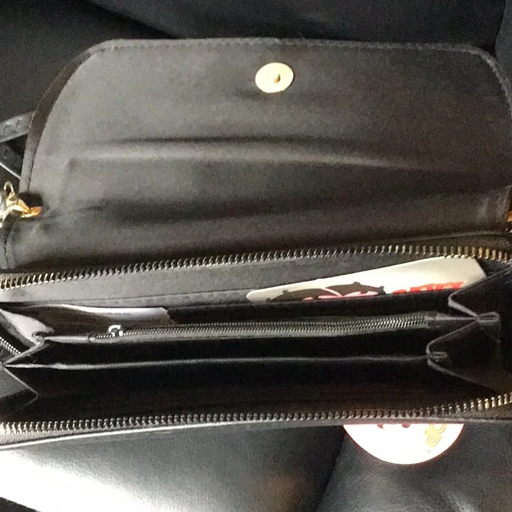 Betty Boop Purse 3 Ways to Wear: Crossbody Wristlet, Wallet NWT - Picture 4 of 7